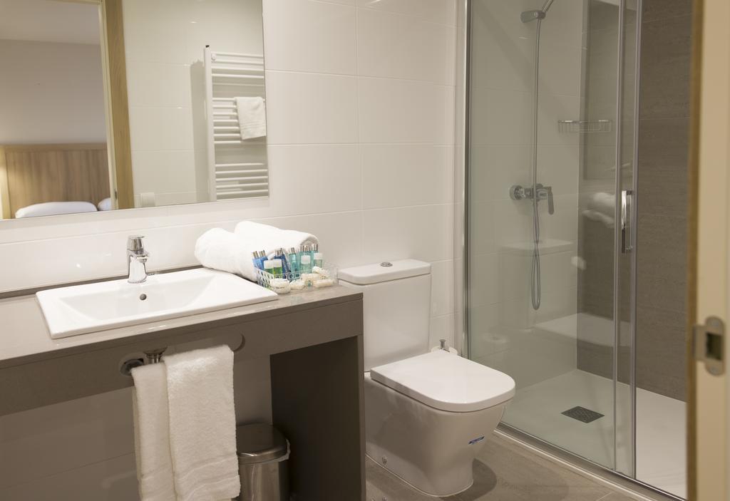 Apartamentos Voramar กาสเตย์เดเฟลส์ ภายนอก รูปภาพ