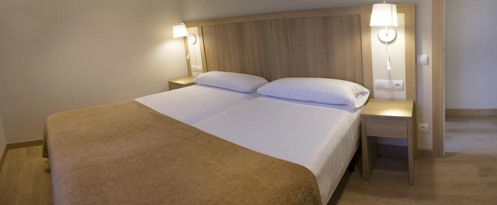 Apartamentos Voramar กาสเตย์เดเฟลส์ ภายนอก รูปภาพ