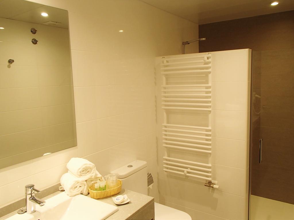 Apartamentos Voramar กาสเตย์เดเฟลส์ ภายนอก รูปภาพ