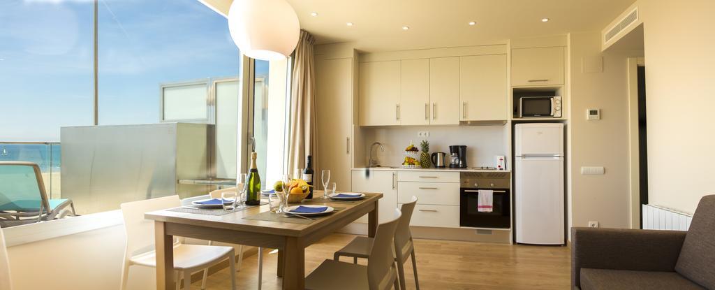 Apartamentos Voramar กาสเตย์เดเฟลส์ ภายนอก รูปภาพ